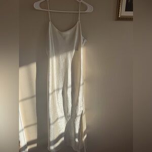 Gorgeous White Satin Dress - L -